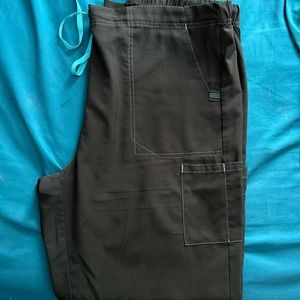 Woman’s Carhartt force scrub pants